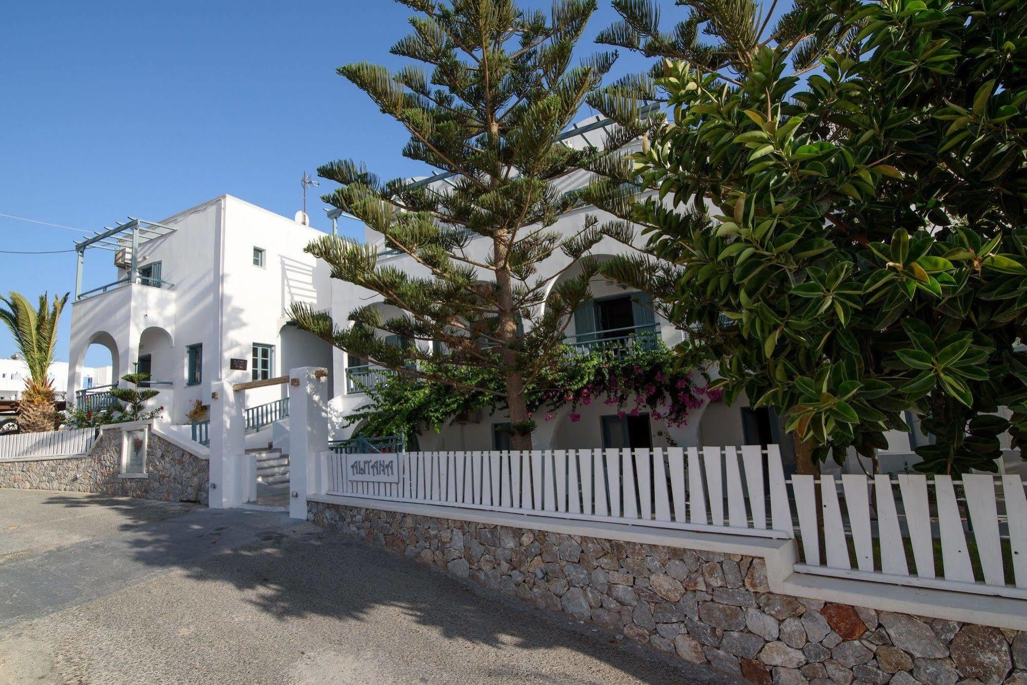 Iris Boutique Hotel Kamári Exterior foto